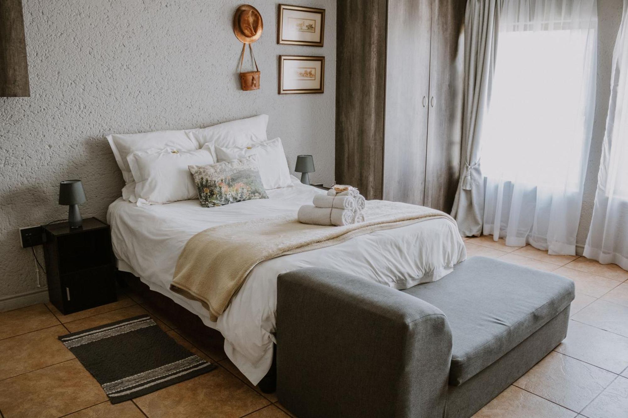 White Linen Guesthouse Tierpoort Luaran gambar